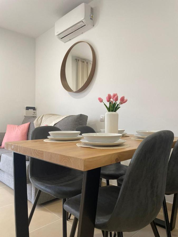 Luminoso Duplex Con Parking Apartman Terrassa Kültér fotó